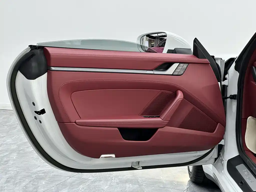 Porsche 911 2022 — фото 11