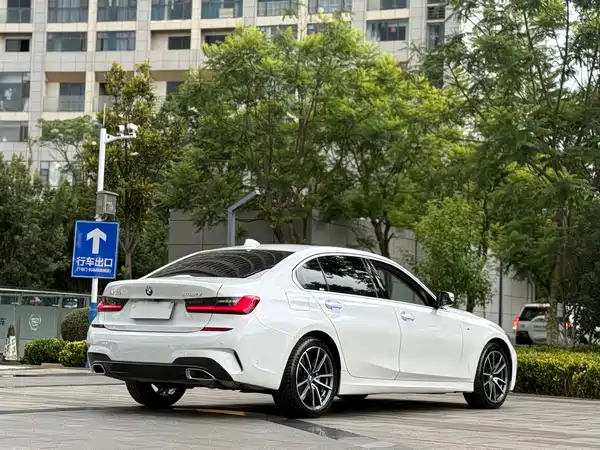 BMW 3 Series 2021