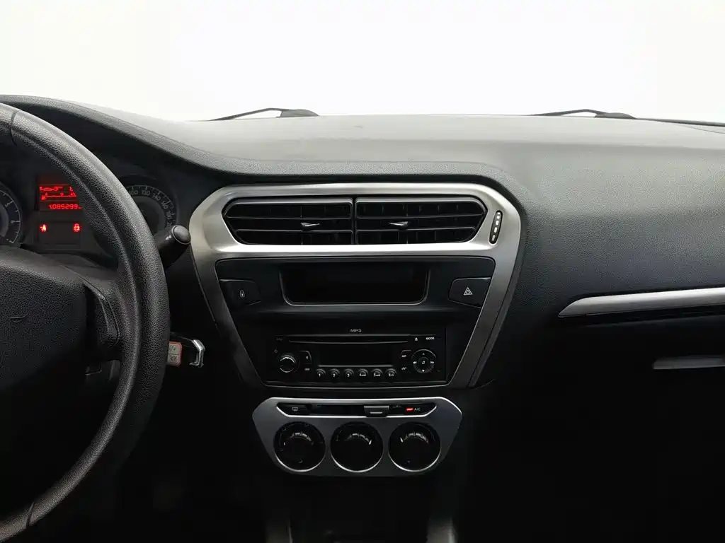 Peugeot 301 2014 — фото 12