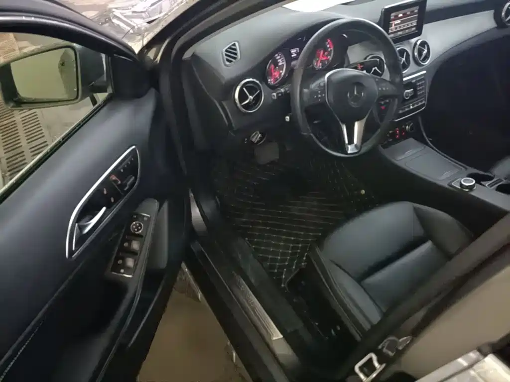 Mercedes-Benz GLA 2015 — фото 16