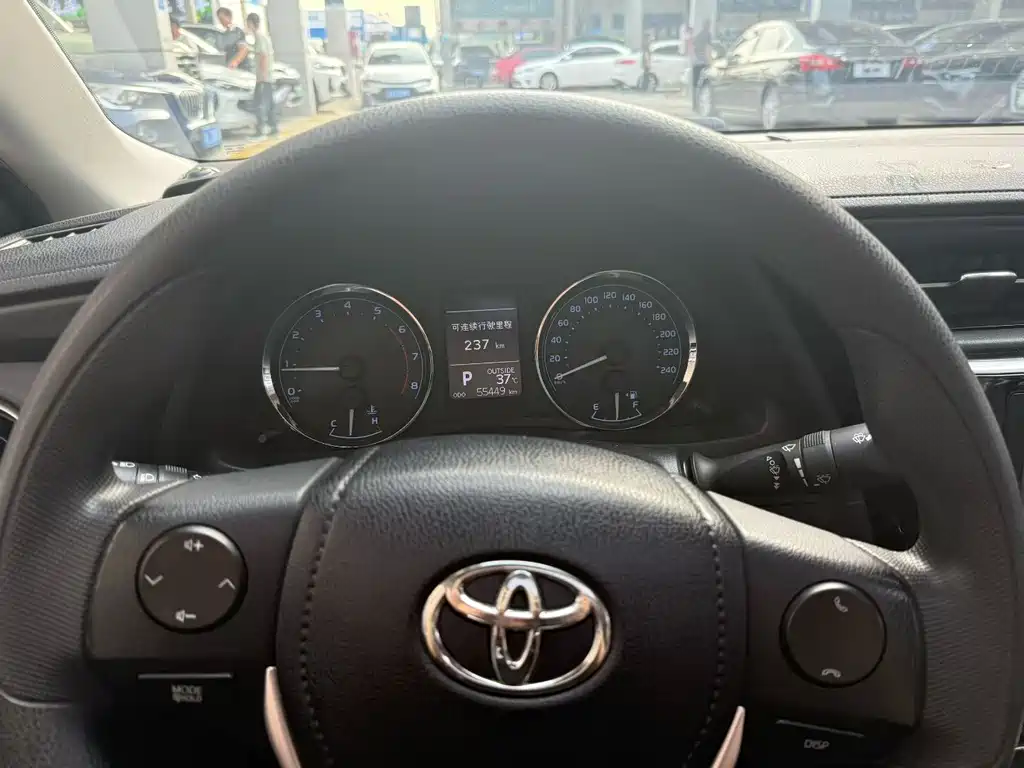 Toyota Corolla 2018 — фото 3