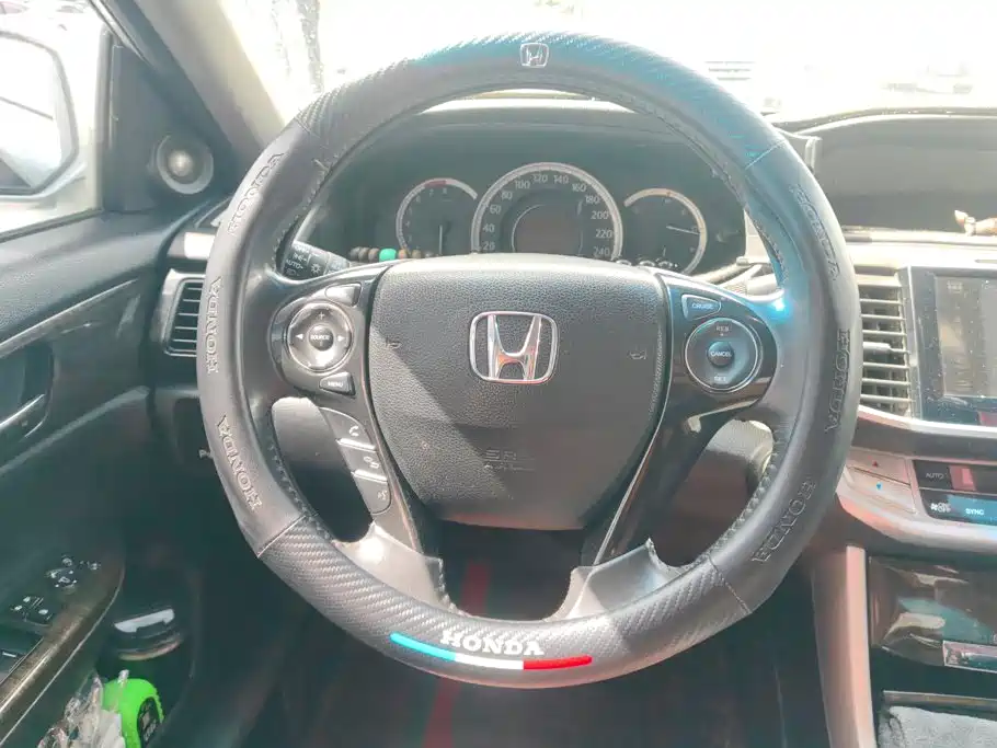 Honda Accord 2014 — фото 15