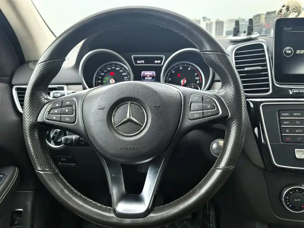 Mercedes-Benz GLE 2017 — фото 12