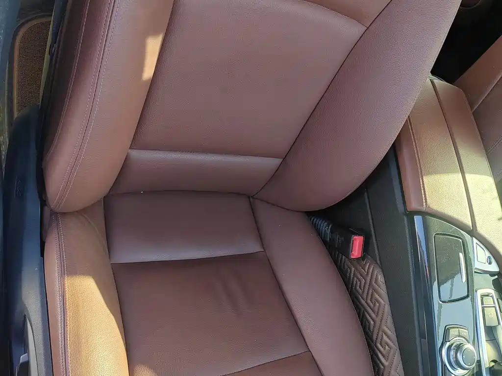 BMW 5 Series 2017 — фото 15