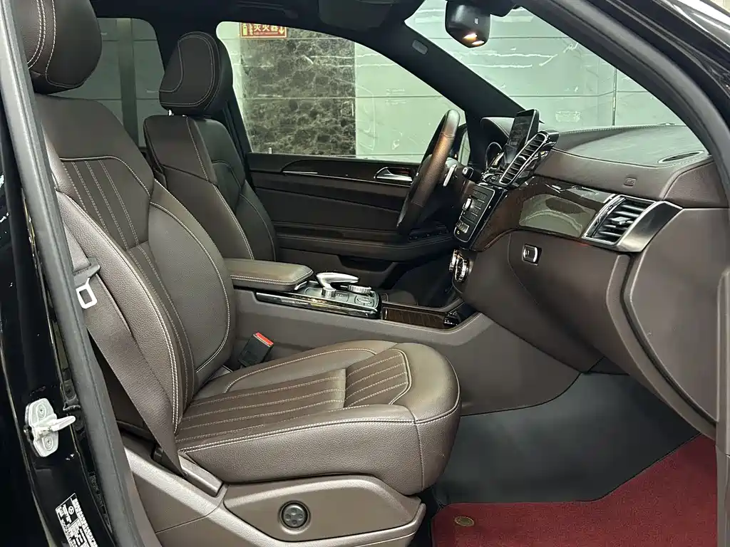 Mercedes-Benz GLS 2017 — фото 12