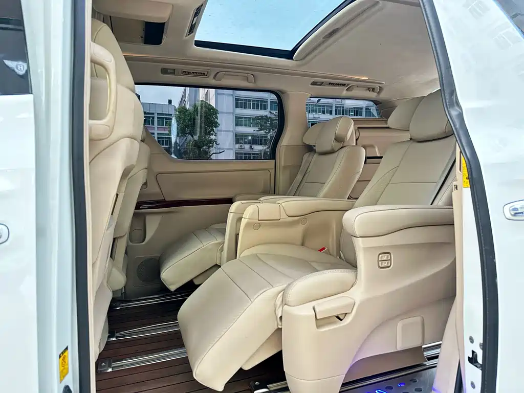 Toyota Alphard 2011 — фото 14