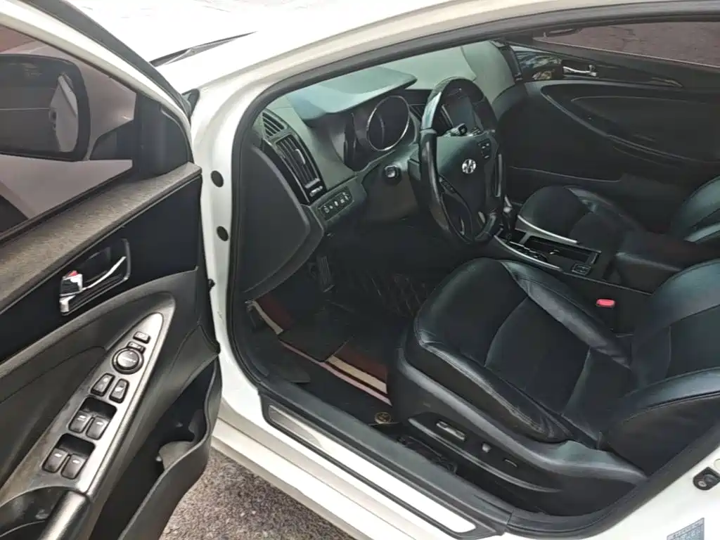 Hyundai Sonata 2017 — фото 16