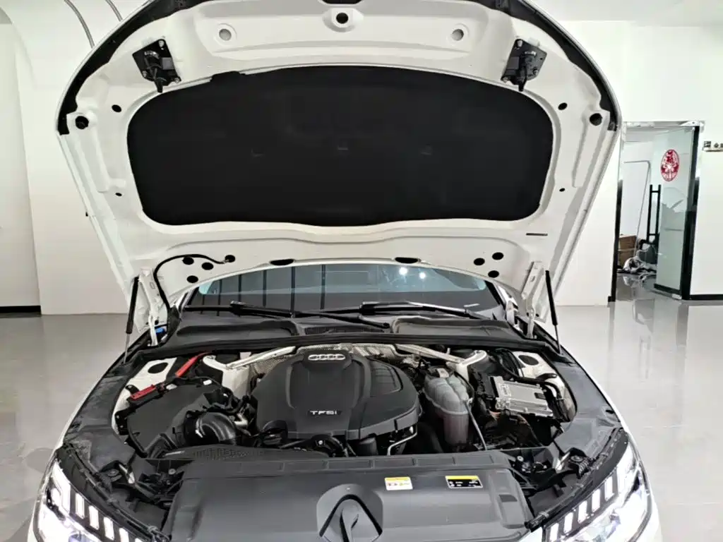 Audi A4L 2023 — фото 20