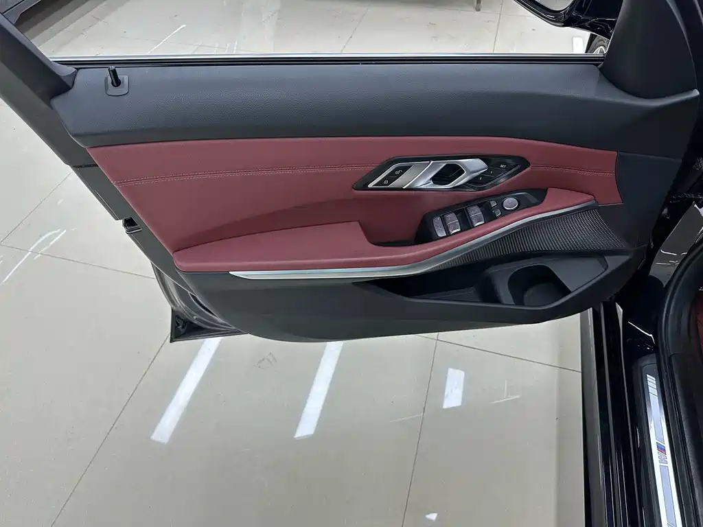 BMW 3 Series 2023 — фото 14