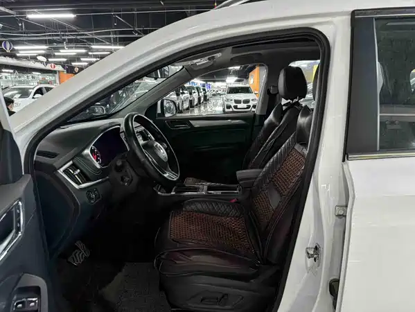 Roewe RX5 2016