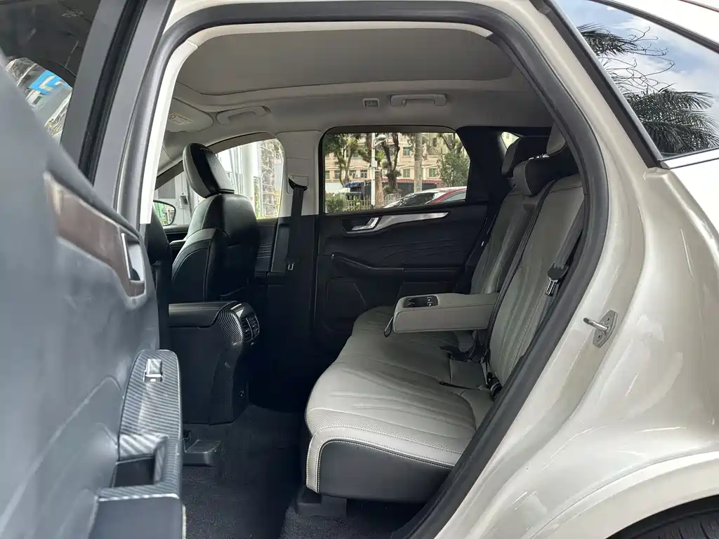 Ford Escape 2021 — фото 14