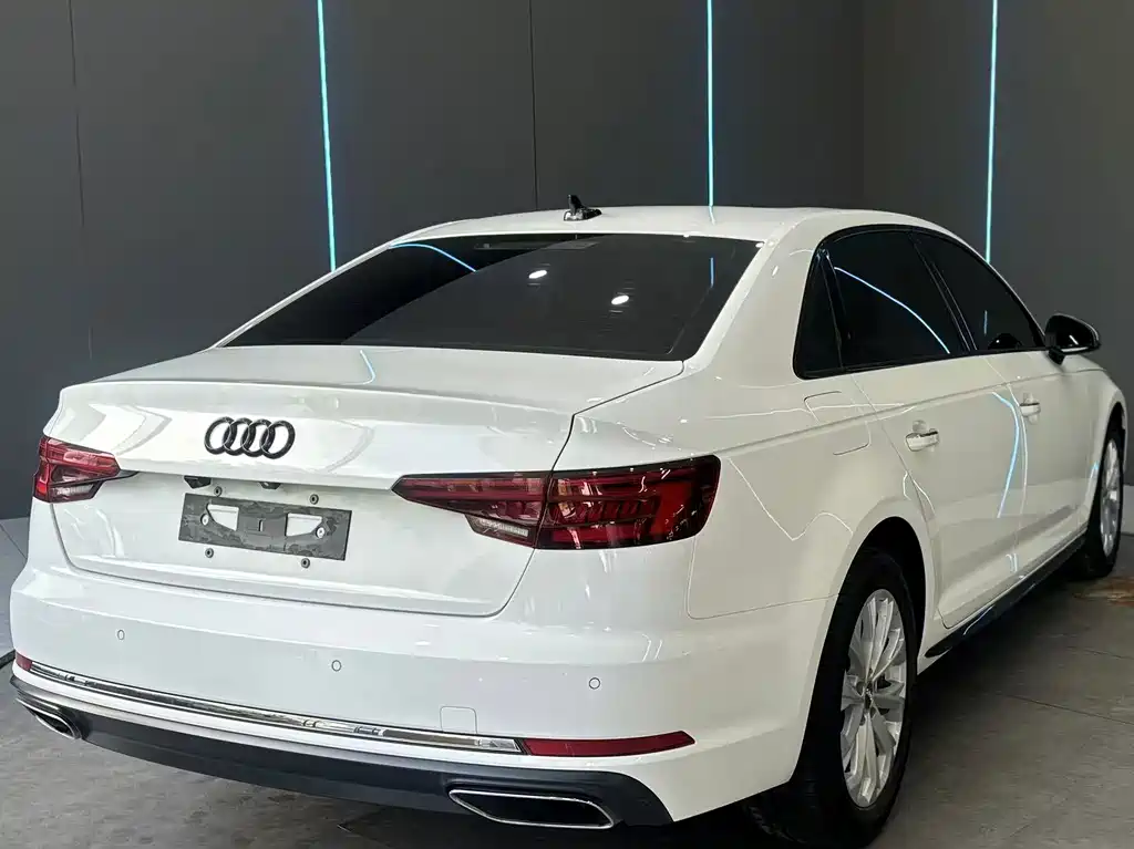 Audi A4L 2020 — фото 6