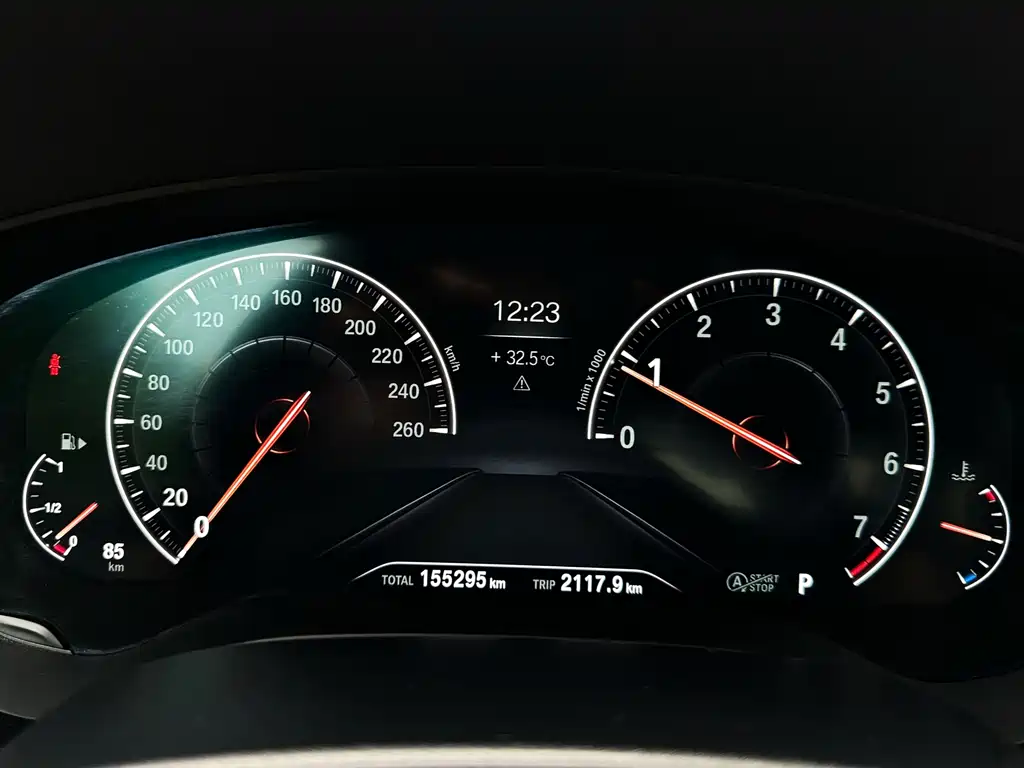 BMW 5 Series 2019 — фото 9