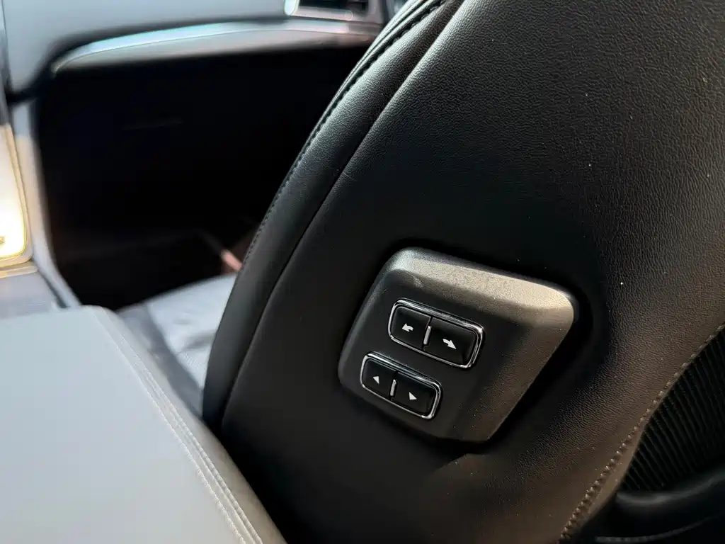 Ford Taurus 2020 — фото 11