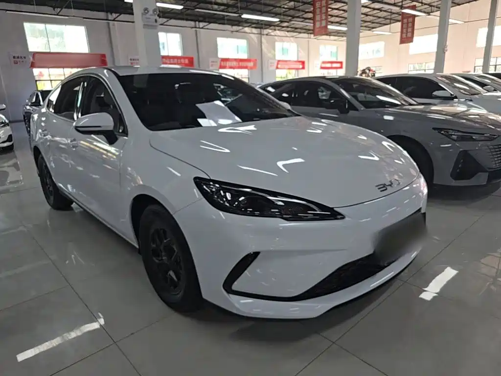 BYD Seal 05 DM-i 2025 — фото 22