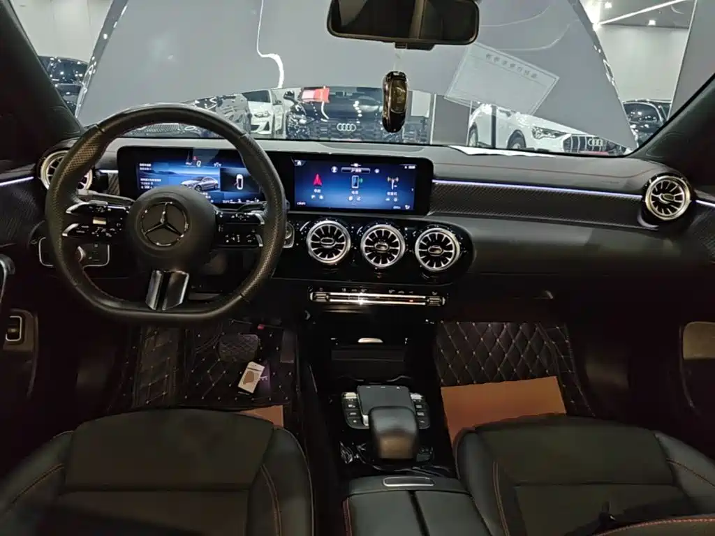 Mercedes-Benz A-Class 2023 — фото 10