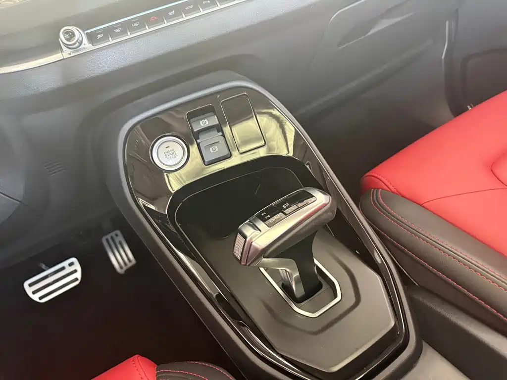 Haval H2s 2018 — фото 17