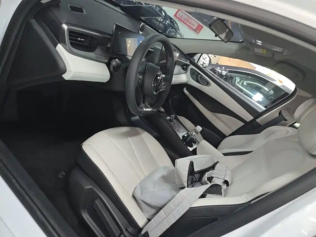BYD Seal 05 DM-i 2025 — фото 11
