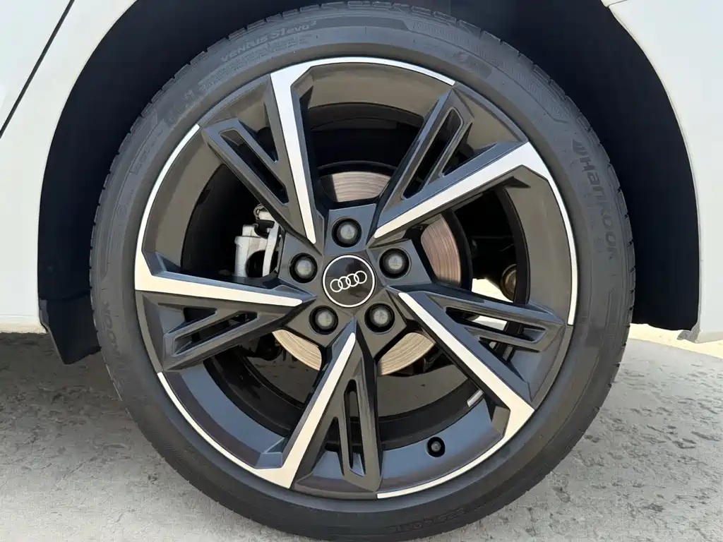 Audi A3 2023 — фото 25