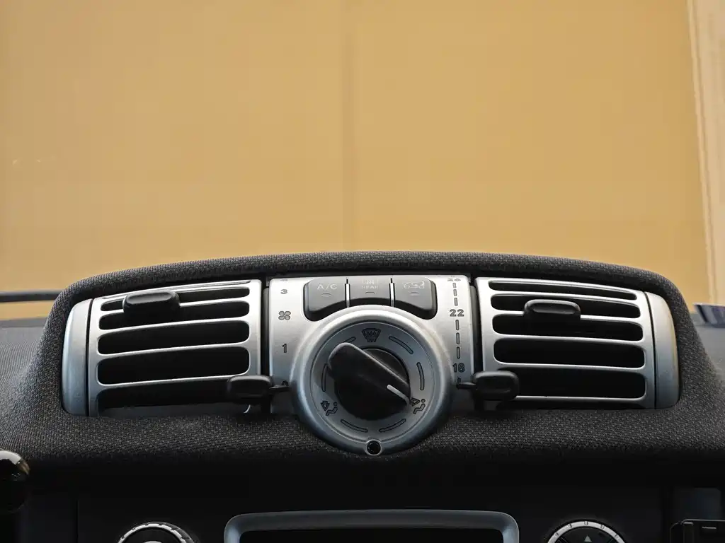 smart Fortwo 2011 — фото 15