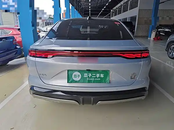 BYD Han L 2025