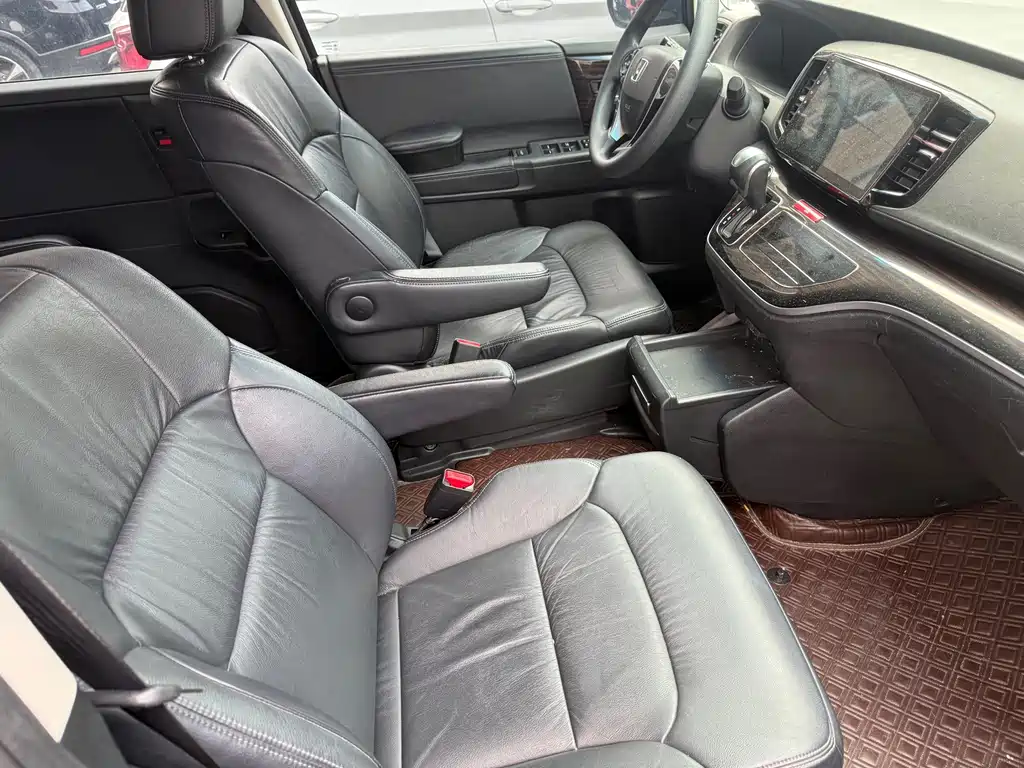 Honda Odyssey 2019 — фото 18