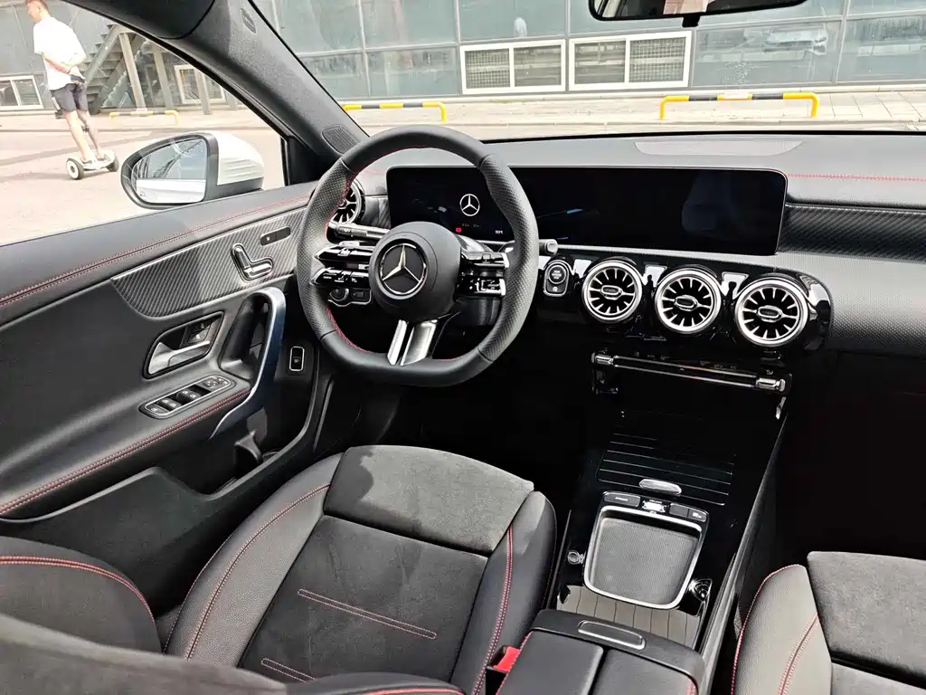 Mercedes-Benz A-Class 2026 — фото 12
