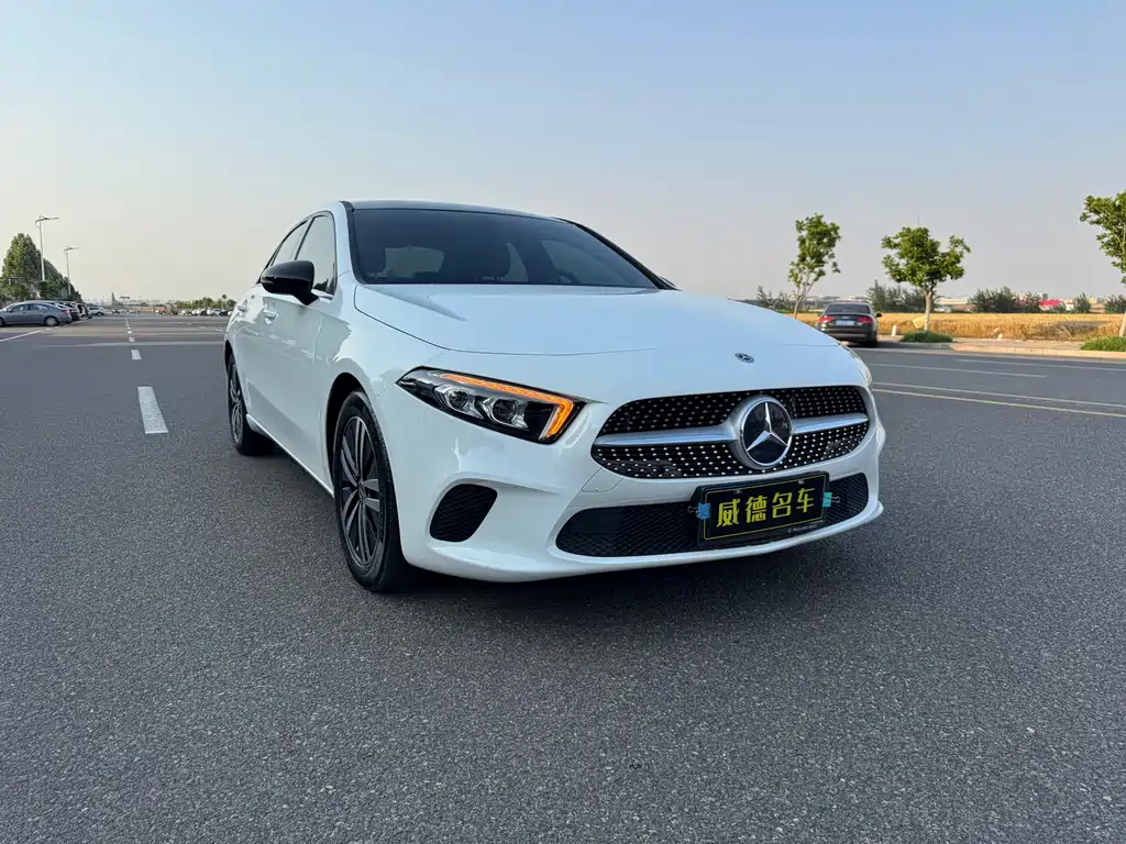 Mercedes-Benz A-Class 2022 — фото 2