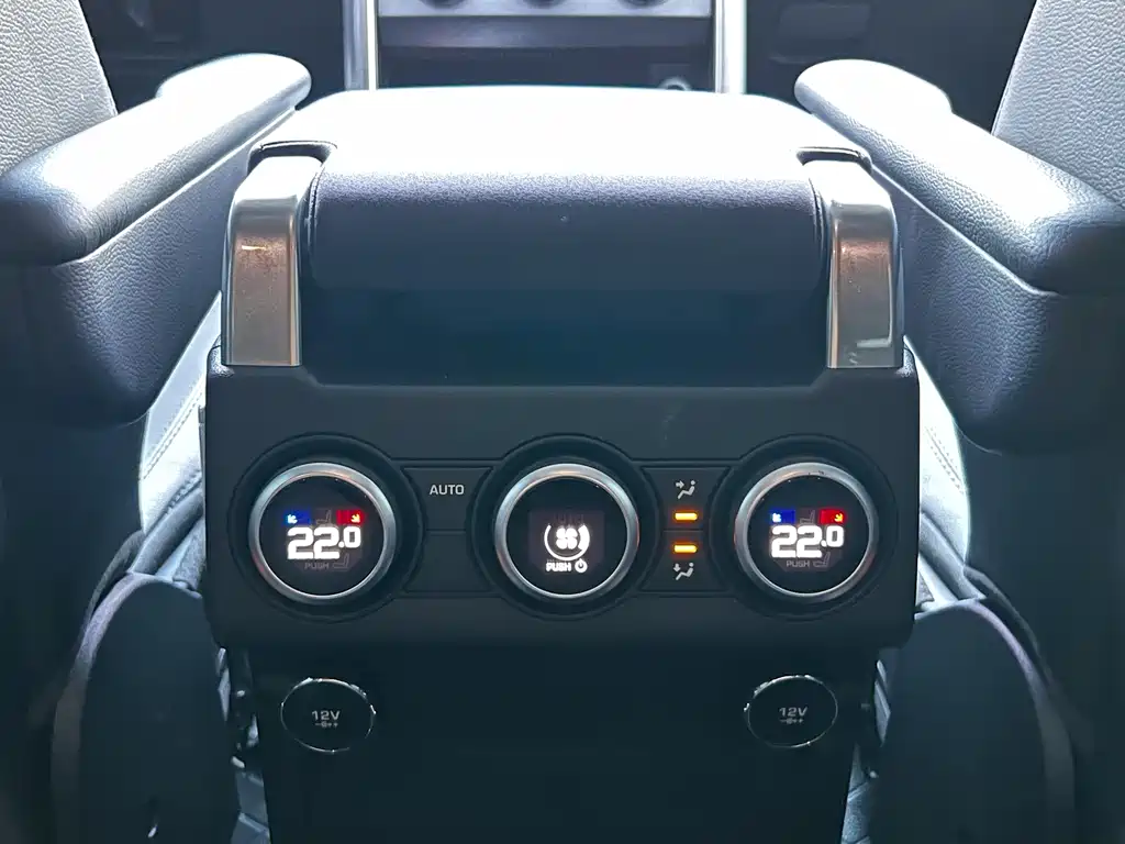 Land Rover Discovery 2020 — фото 15