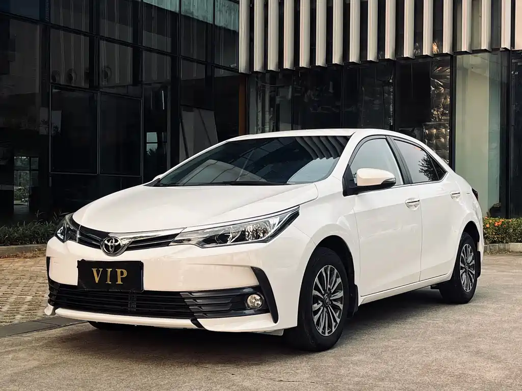 Toyota Corolla 2019 — фото 1