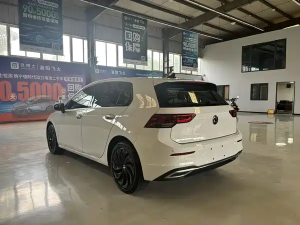 Volkswagen Golf 2021