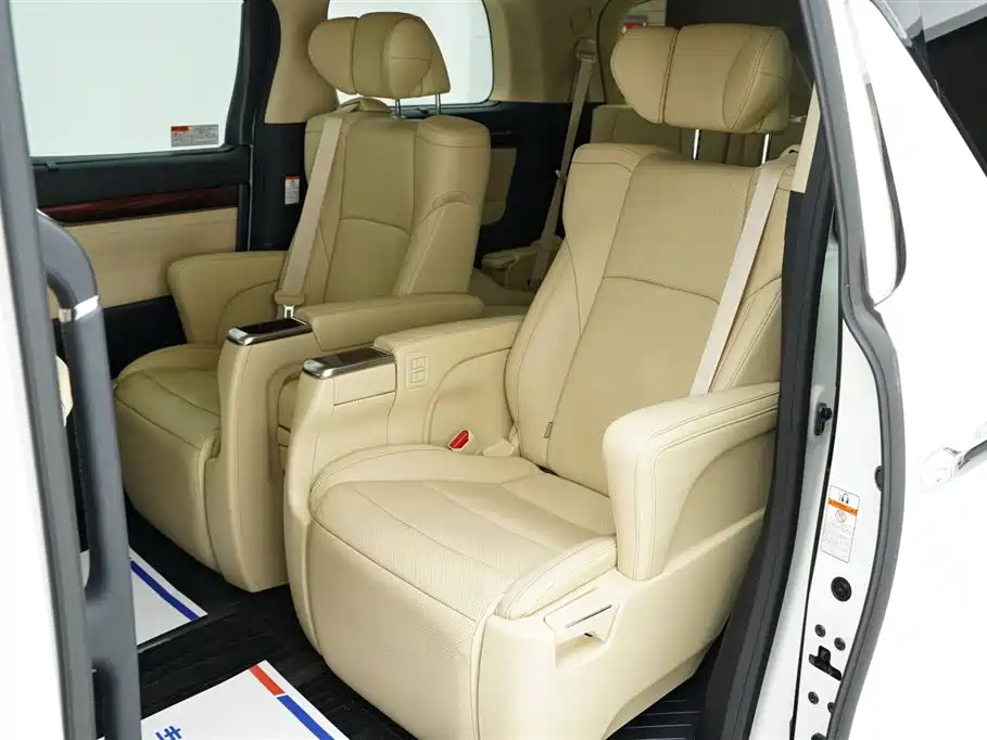 Toyota Alphard 2016 — фото 13