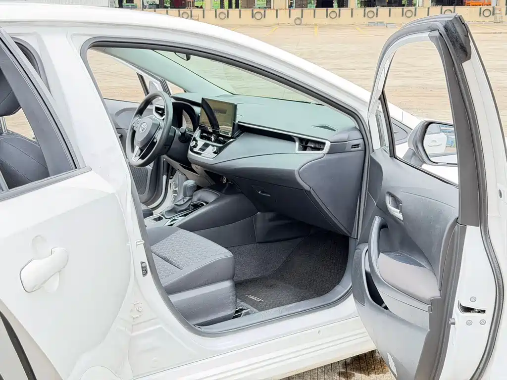 Toyota Corolla 2023 — фото 12