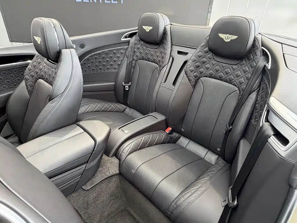 Bentley Continental 2022 — фото 7