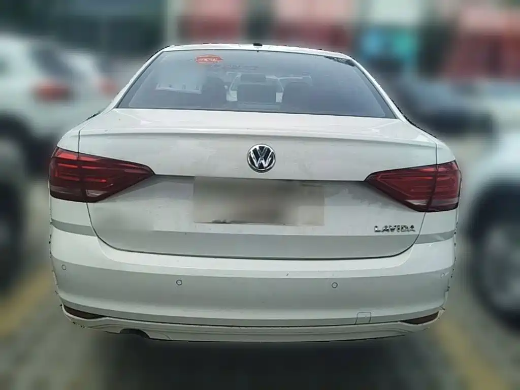 Volkswagen Lavida 2017 — фото 10