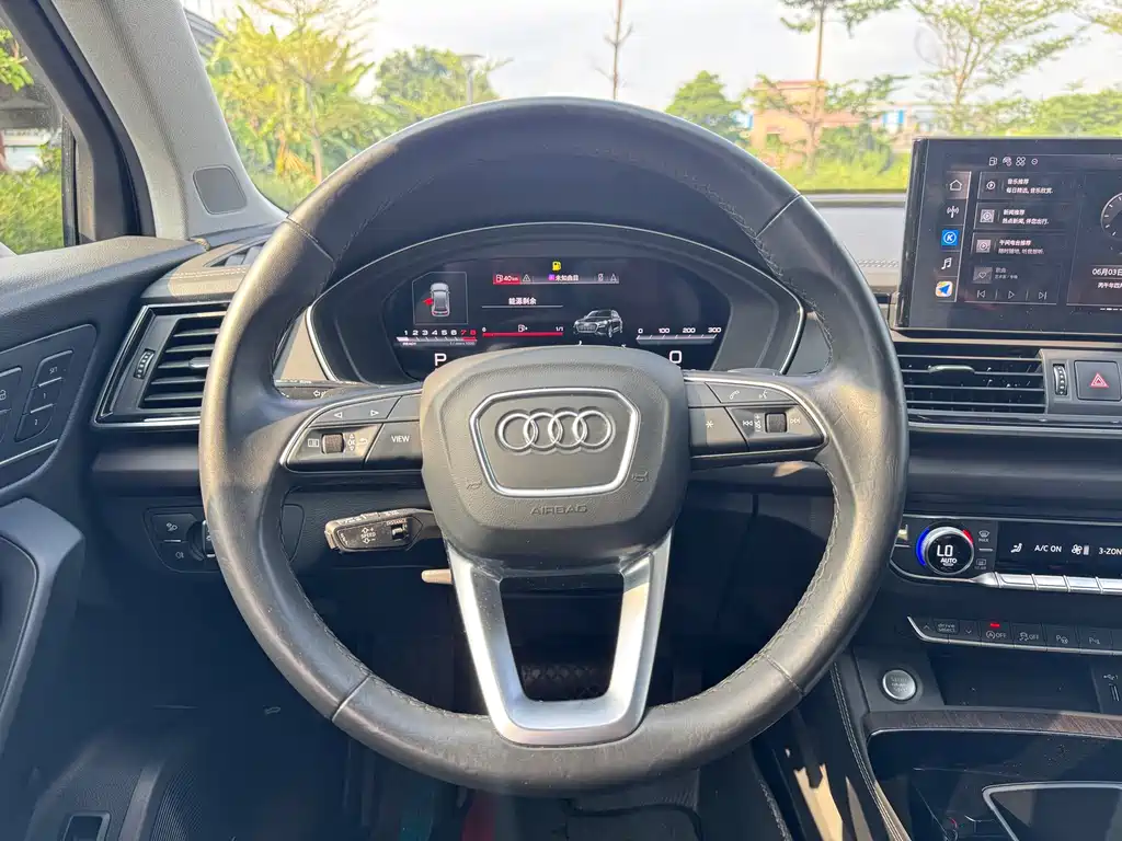 Audi Q5L 2022 — фото 10