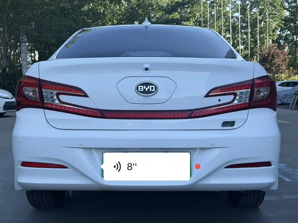 BYD Qin NEV 2015 — фото 4