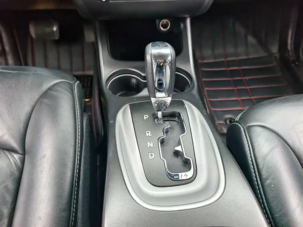 Dodge Journey 2015 — фото 8