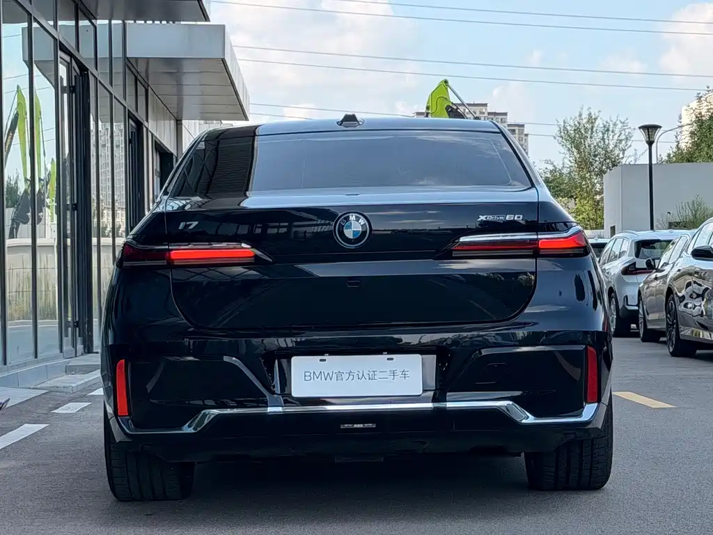 BMW i7 2023 — фото 28