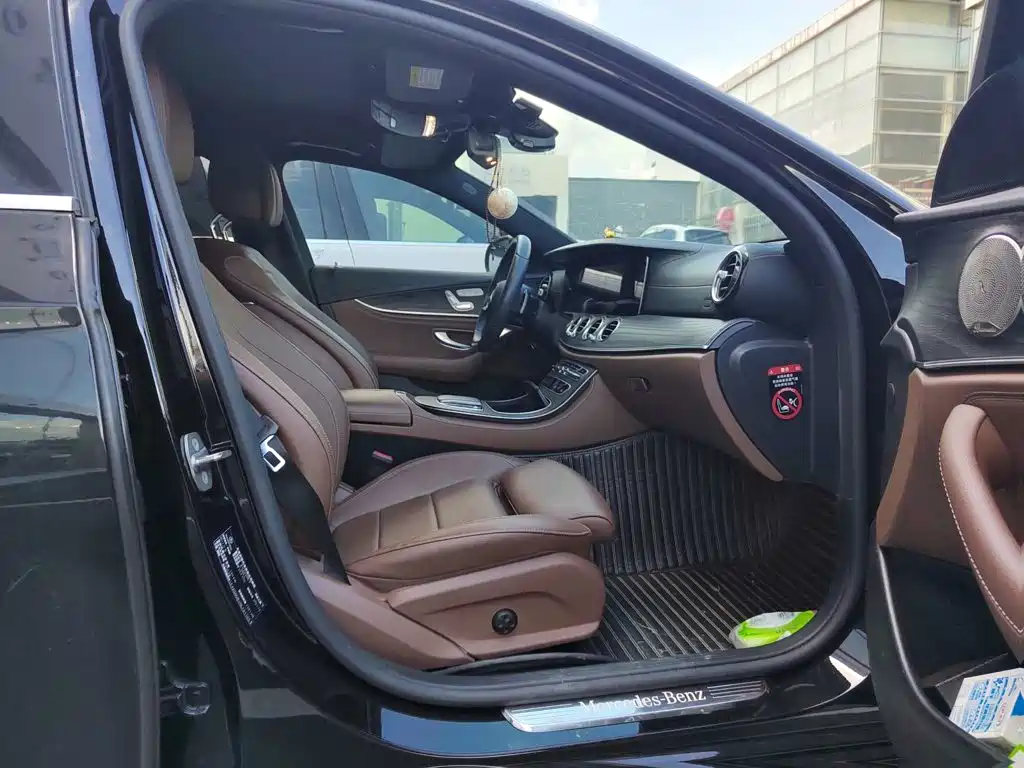 Mercedes-Benz E-Class 2022