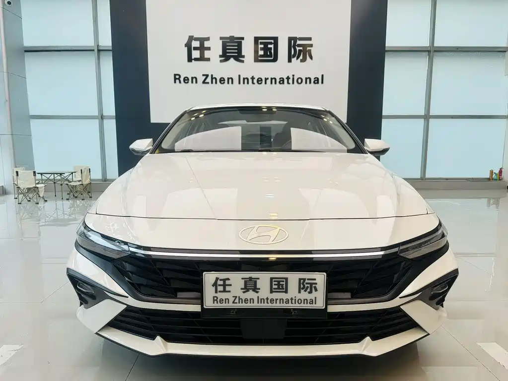 Hyundai Elantra 2023