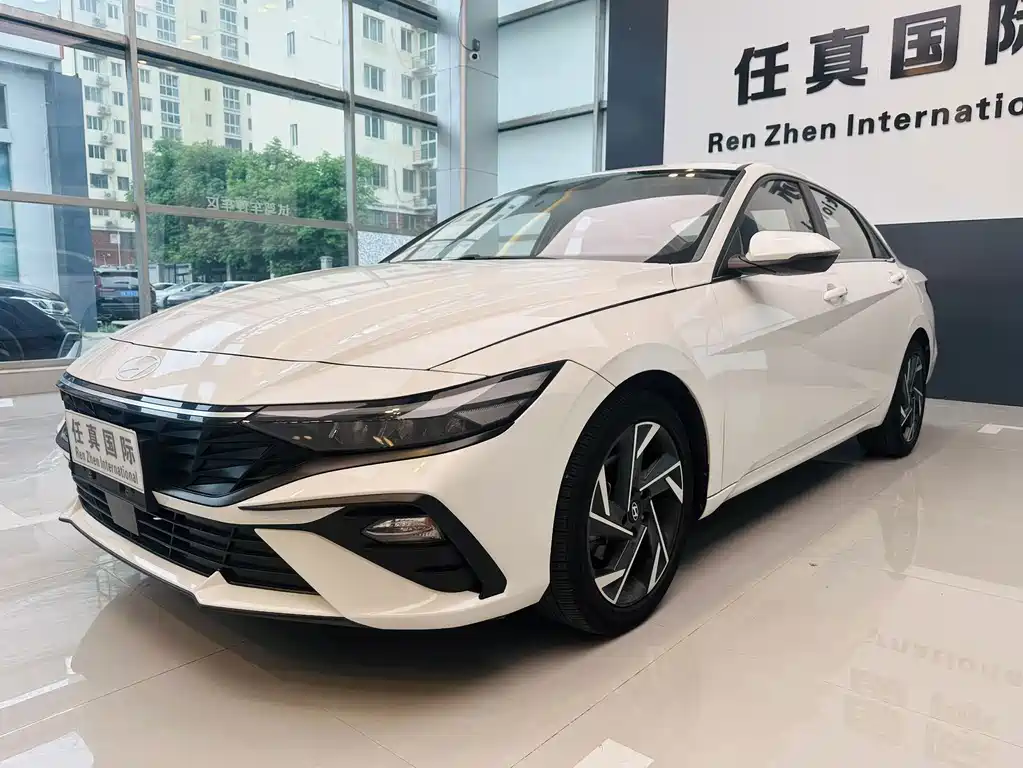 Hyundai Elantra 2023