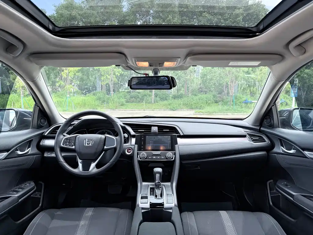 Honda Civic 2016 — фото 10