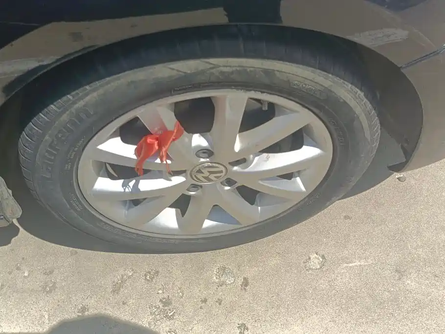 Volkswagen Sagitar 2012