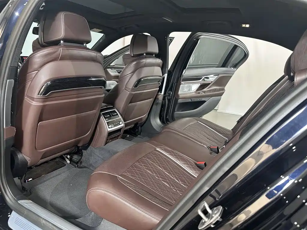 BMW 7 Series 2022 — фото 13