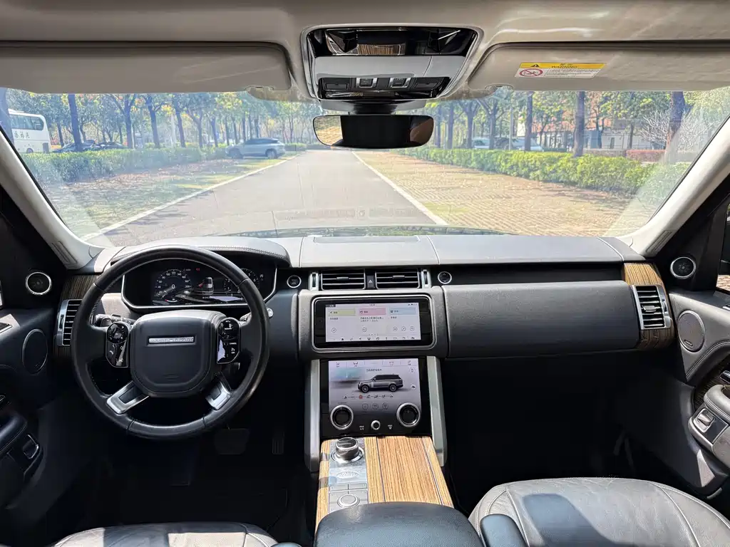 Land Rover Range Rover 2019 — фото 10