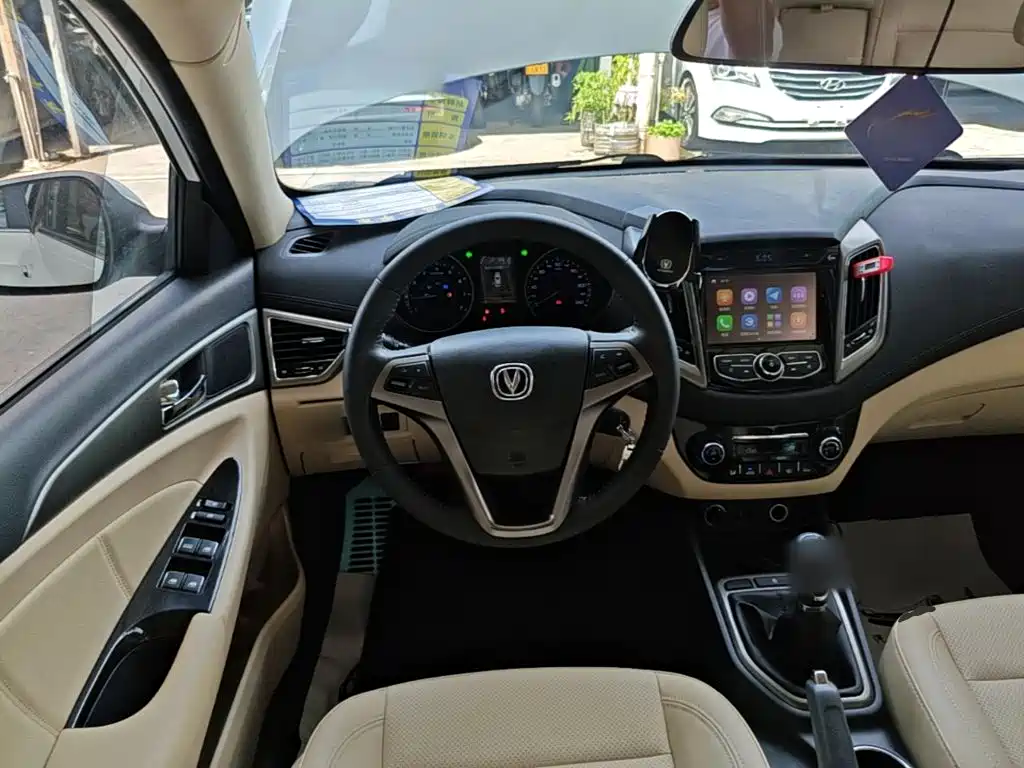 Changan Eado 2017 — фото 11