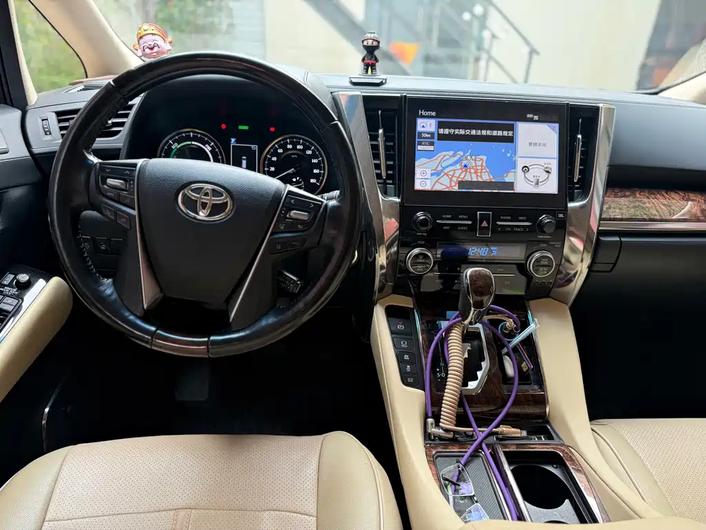 Toyota Alphard 2021 — фото 16