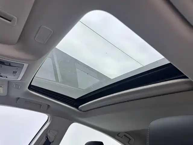 Lexus ES 2018 — фото 15
