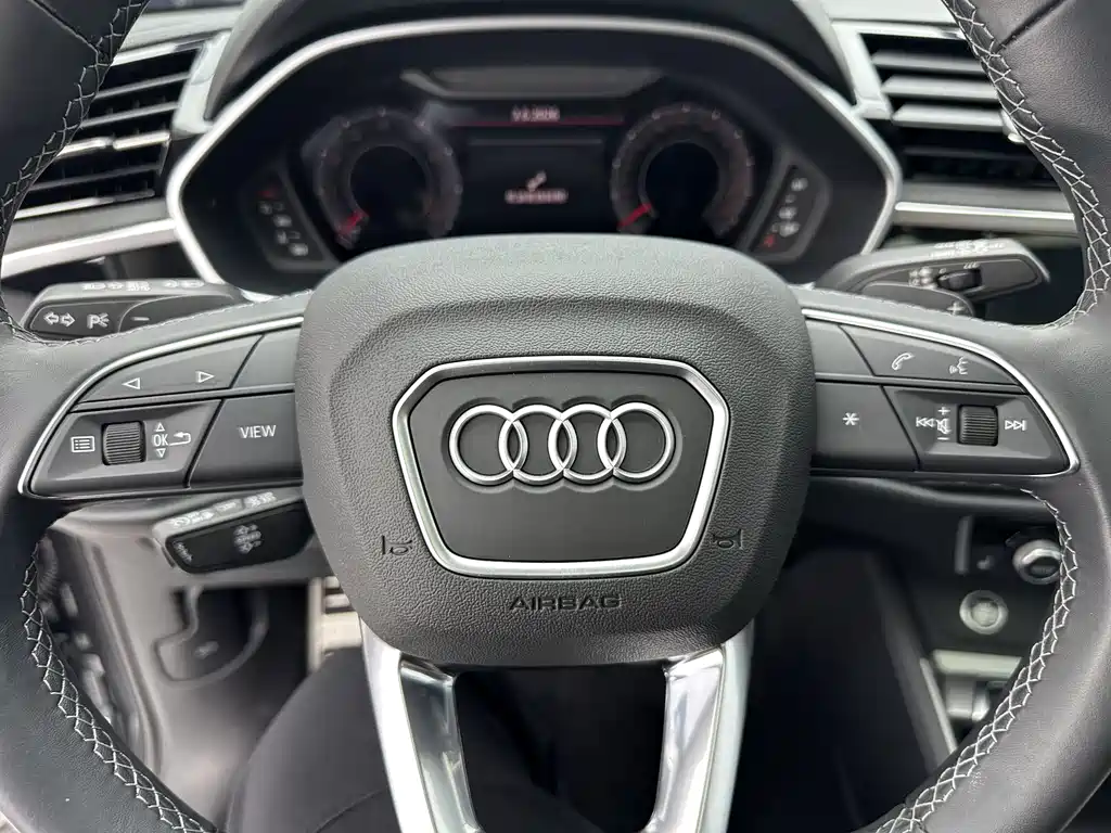 Audi Q3 2023 — фото 14